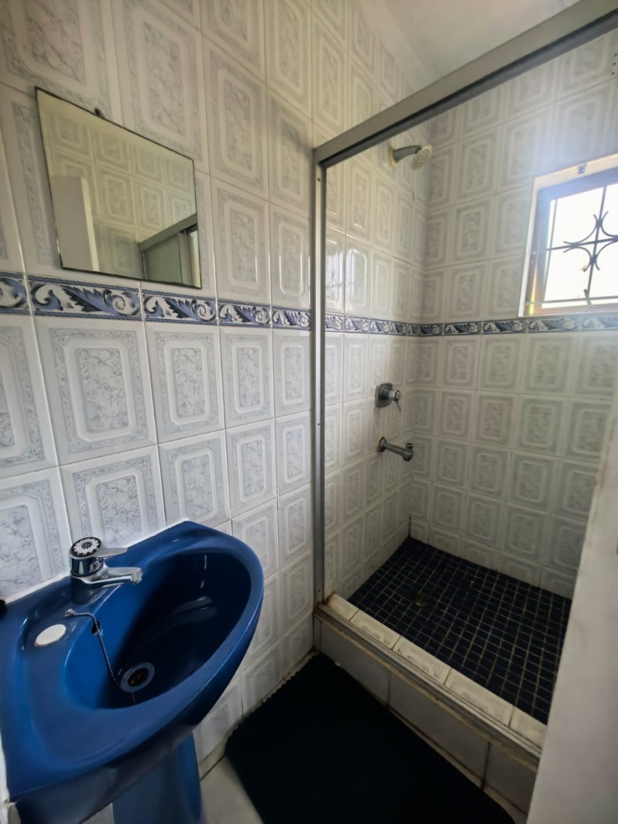 5 Bedroom Property for Sale in La Mercy KwaZulu-Natal