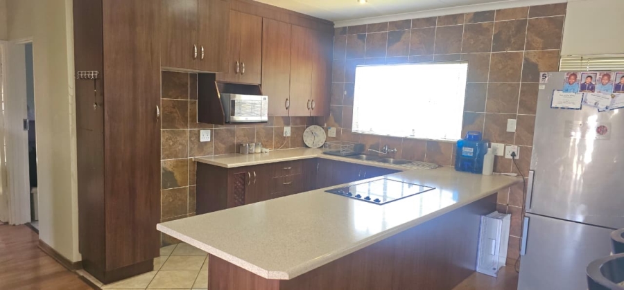 3 Bedroom Property for Sale in Huttenheights KwaZulu-Natal