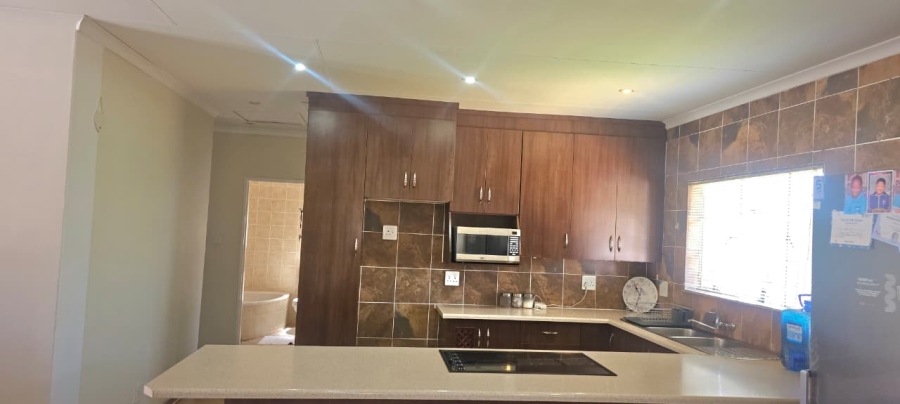 3 Bedroom Property for Sale in Huttenheights KwaZulu-Natal