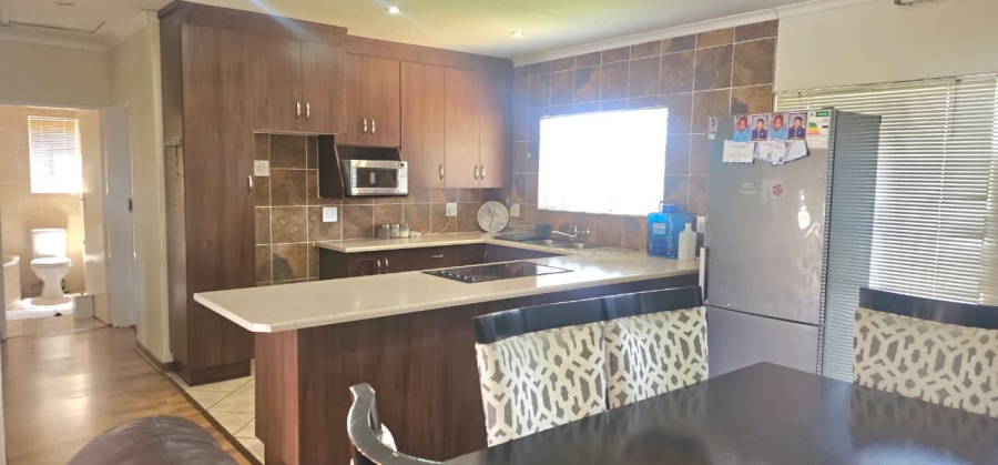 3 Bedroom Property for Sale in Huttenheights KwaZulu-Natal