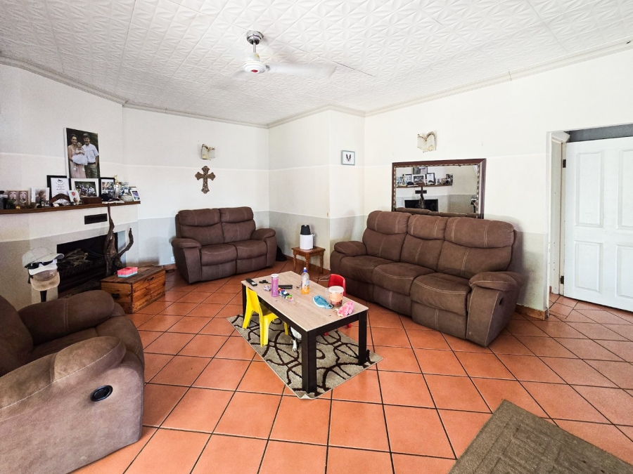 3 Bedroom Property for Sale in Uvongo KwaZulu-Natal