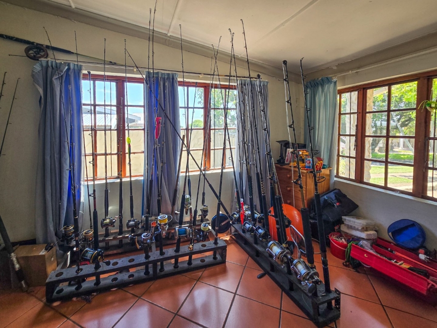 3 Bedroom Property for Sale in Uvongo KwaZulu-Natal