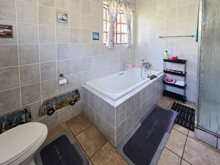 3 Bedroom Property for Sale in Uvongo KwaZulu-Natal