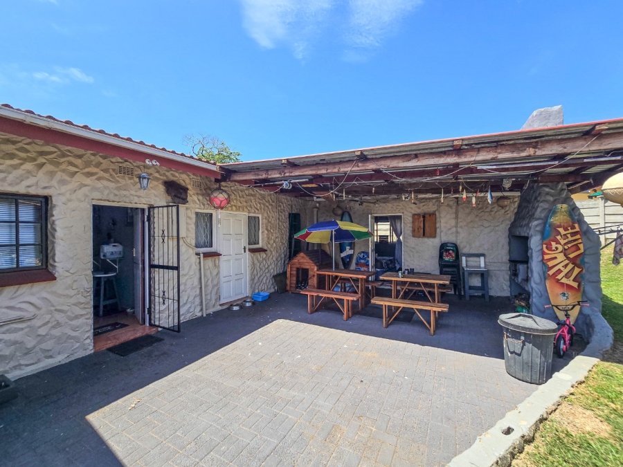 3 Bedroom Property for Sale in Uvongo KwaZulu-Natal