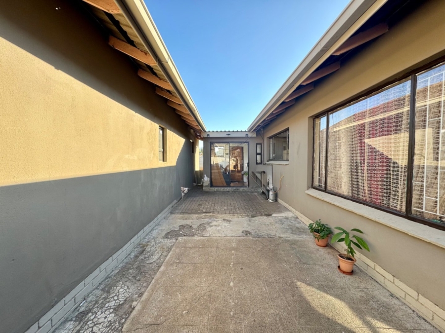 3 Bedroom Property for Sale in Amiel Park KwaZulu-Natal