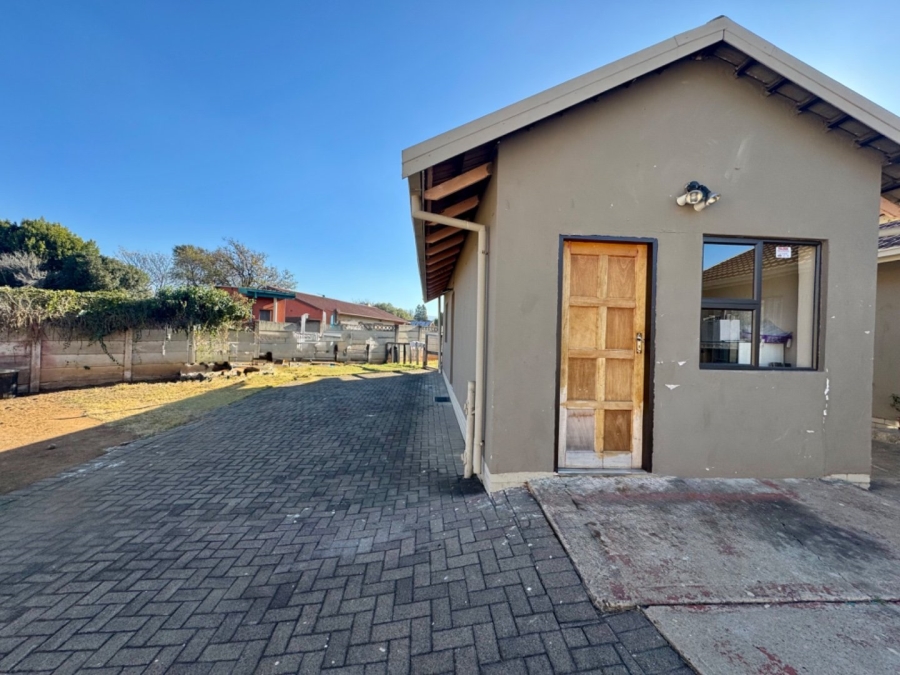 3 Bedroom Property for Sale in Amiel Park KwaZulu-Natal