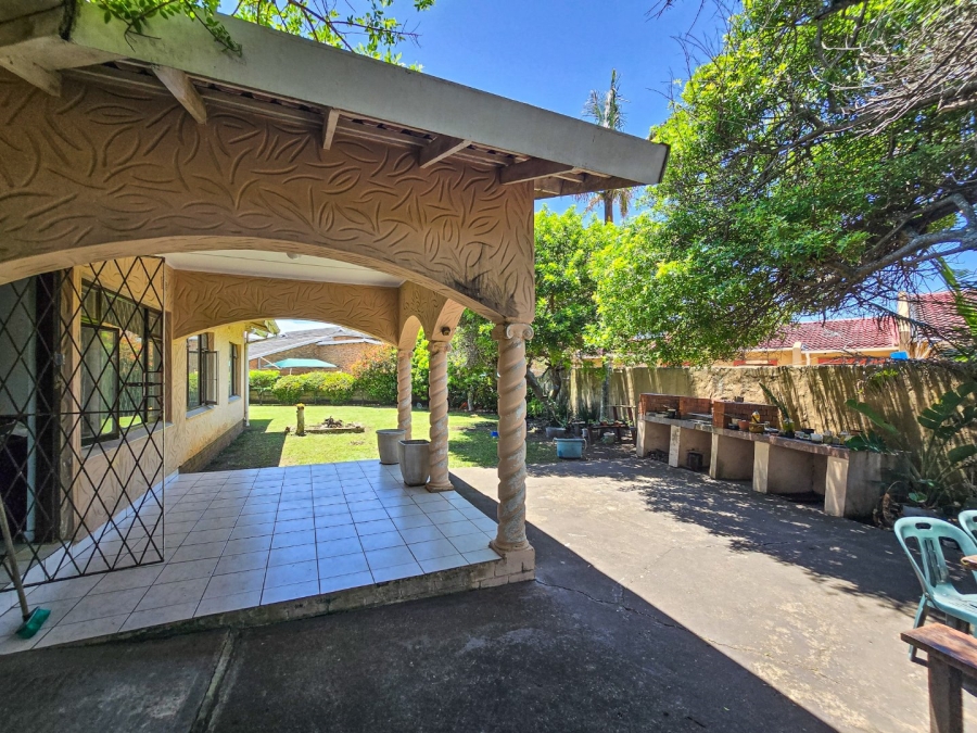 4 Bedroom Property for Sale in Uvongo KwaZulu-Natal