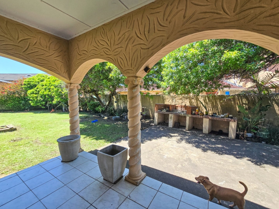 4 Bedroom Property for Sale in Uvongo KwaZulu-Natal