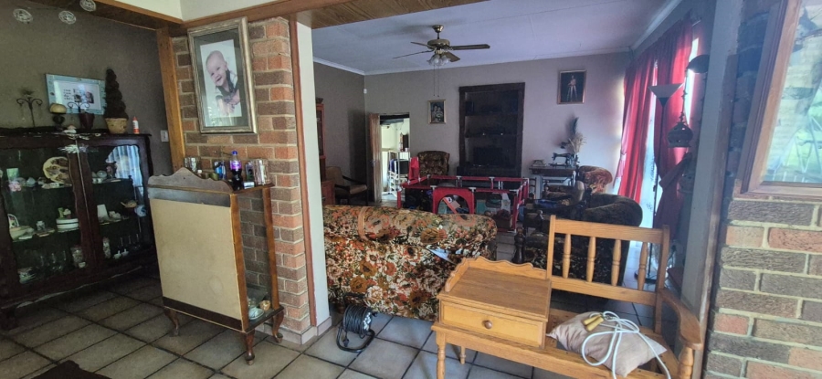 5 Bedroom Property for Sale in Pioneer Park KwaZulu-Natal