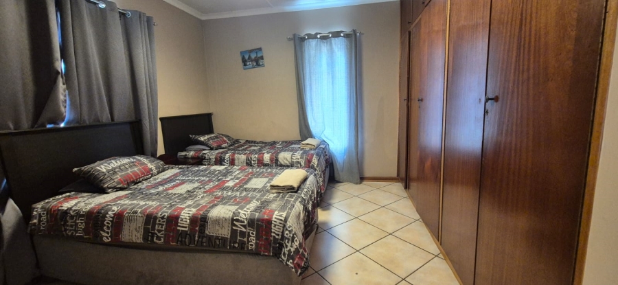 5 Bedroom Property for Sale in Pioneer Park KwaZulu-Natal