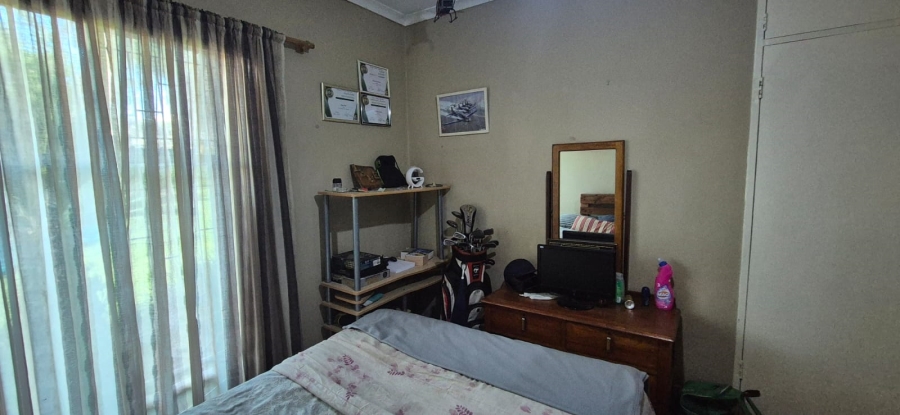 5 Bedroom Property for Sale in Pioneer Park KwaZulu-Natal