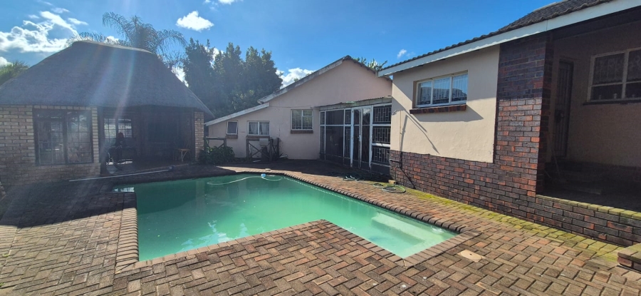 5 Bedroom Property for Sale in Pioneer Park KwaZulu-Natal