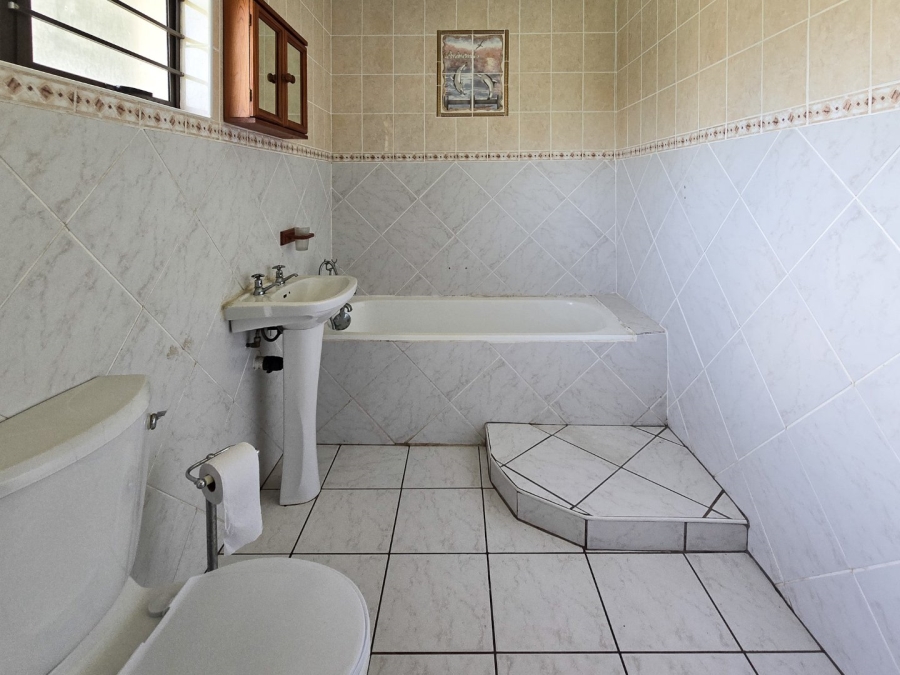 3 Bedroom Property for Sale in Sea Park KwaZulu-Natal