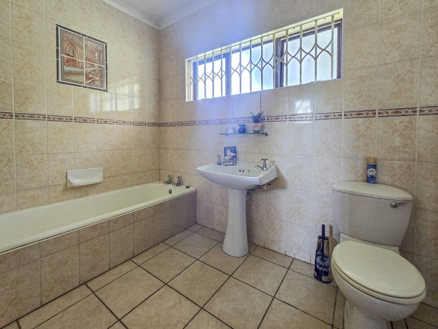 3 Bedroom Property for Sale in Sea Park KwaZulu-Natal