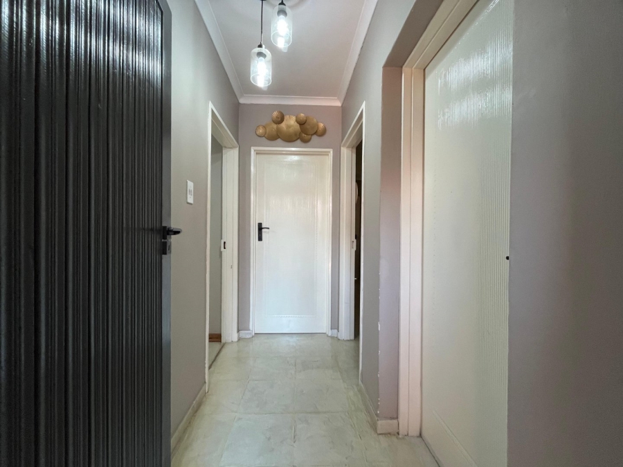 2 Bedroom Property for Sale in Huttenheights KwaZulu-Natal