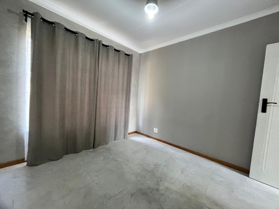 2 Bedroom Property for Sale in Huttenheights KwaZulu-Natal