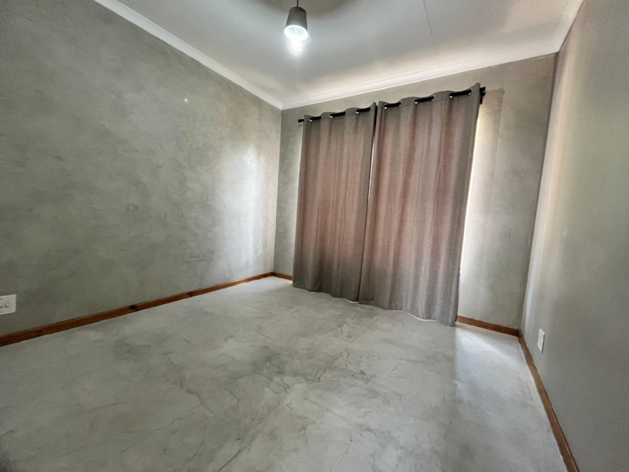 2 Bedroom Property for Sale in Huttenheights KwaZulu-Natal