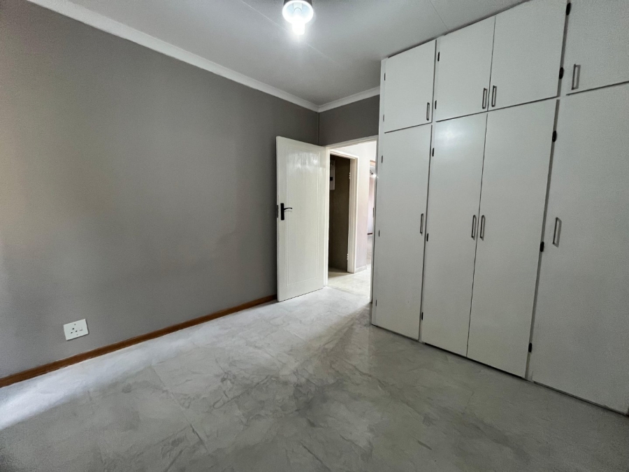 2 Bedroom Property for Sale in Huttenheights KwaZulu-Natal