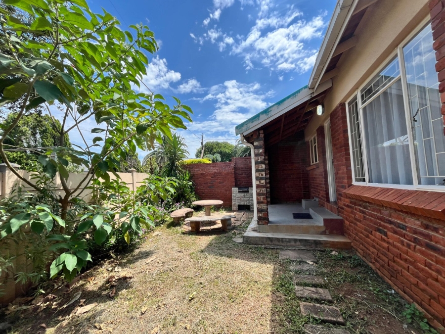 2 Bedroom Property for Sale in Huttenheights KwaZulu-Natal