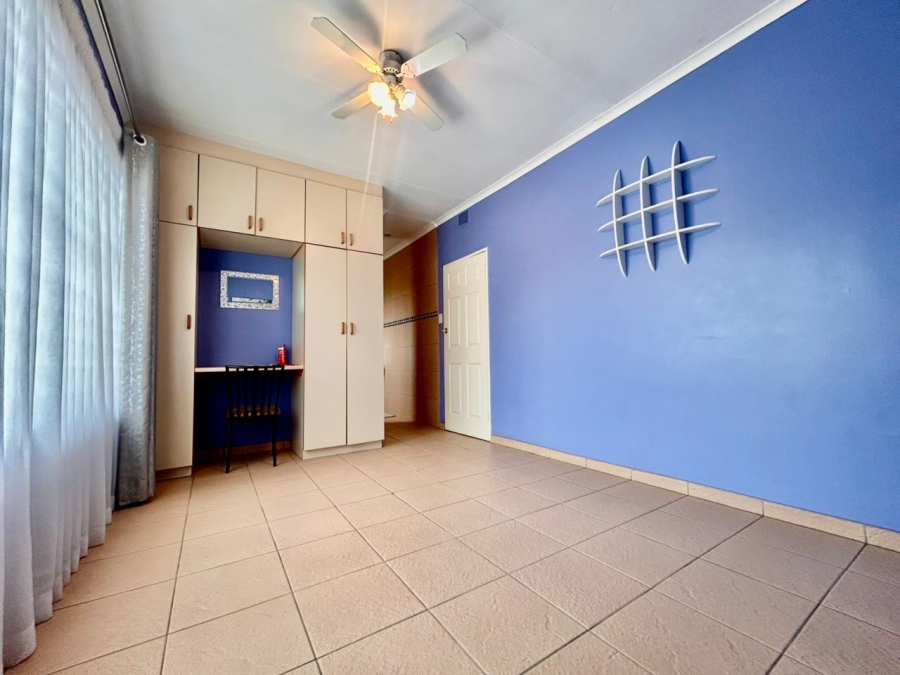 4 Bedroom Property for Sale in Huttenheights KwaZulu-Natal