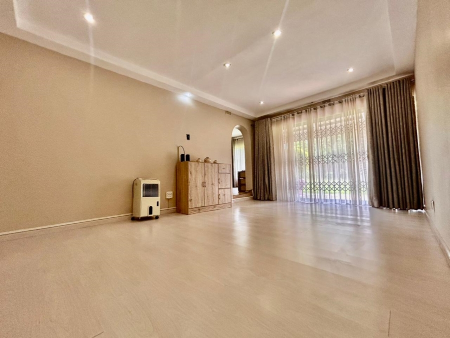 4 Bedroom Property for Sale in Huttenheights KwaZulu-Natal