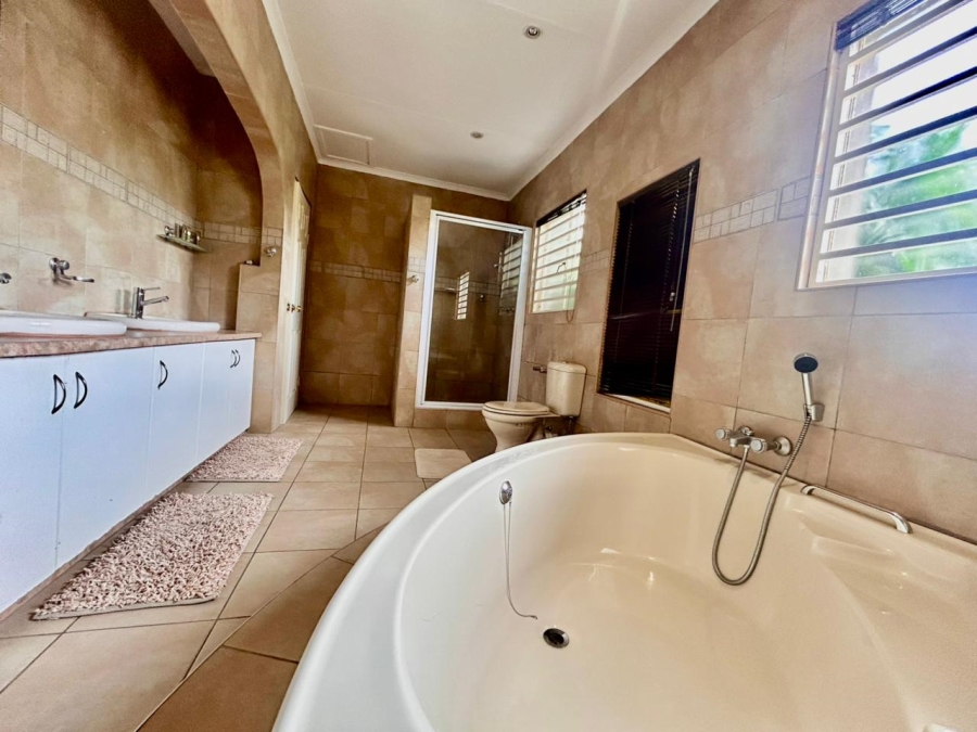 4 Bedroom Property for Sale in Huttenheights KwaZulu-Natal