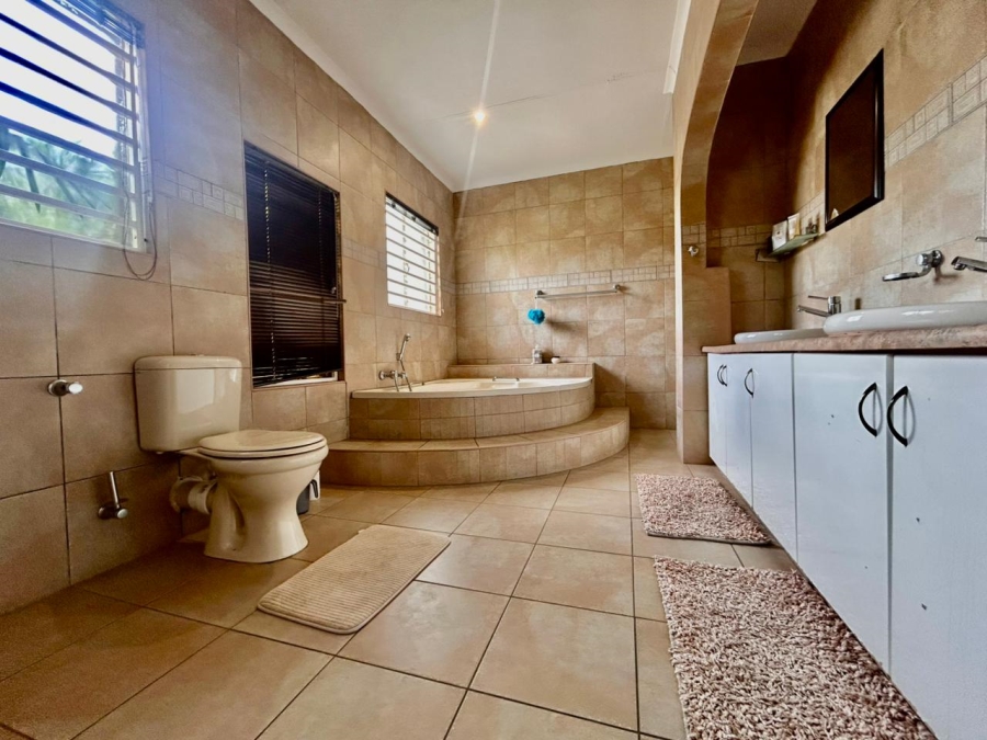 4 Bedroom Property for Sale in Huttenheights KwaZulu-Natal