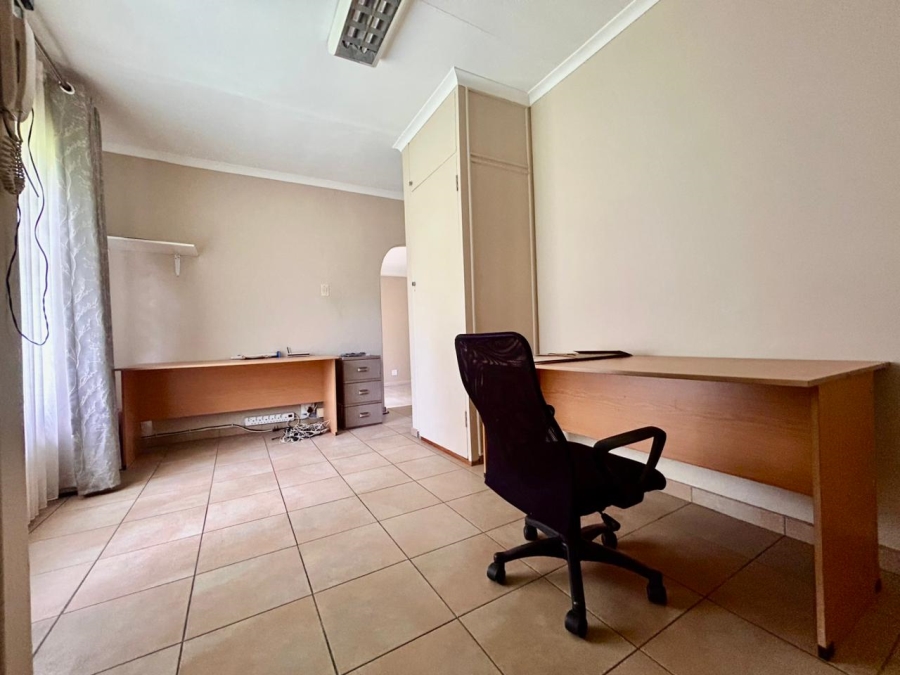 4 Bedroom Property for Sale in Huttenheights KwaZulu-Natal