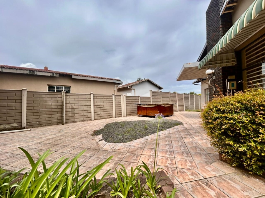 4 Bedroom Property for Sale in Huttenheights KwaZulu-Natal