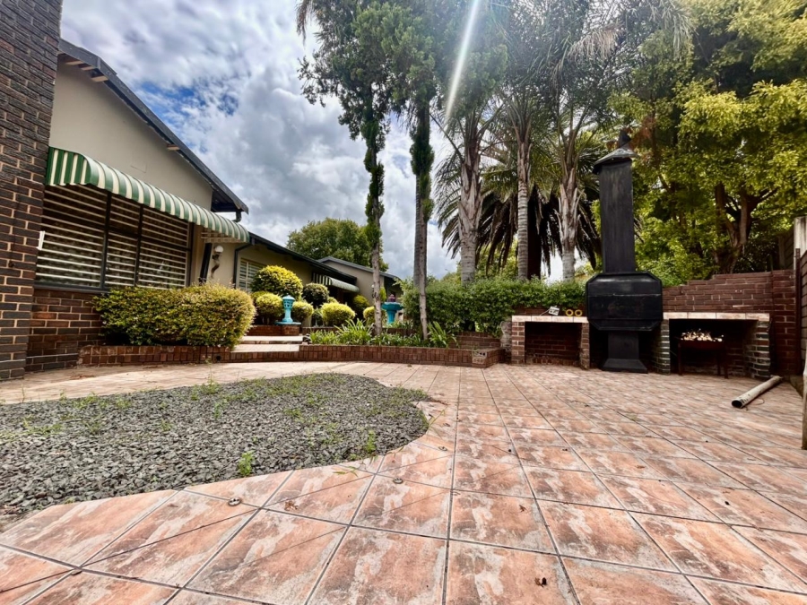 4 Bedroom Property for Sale in Huttenheights KwaZulu-Natal