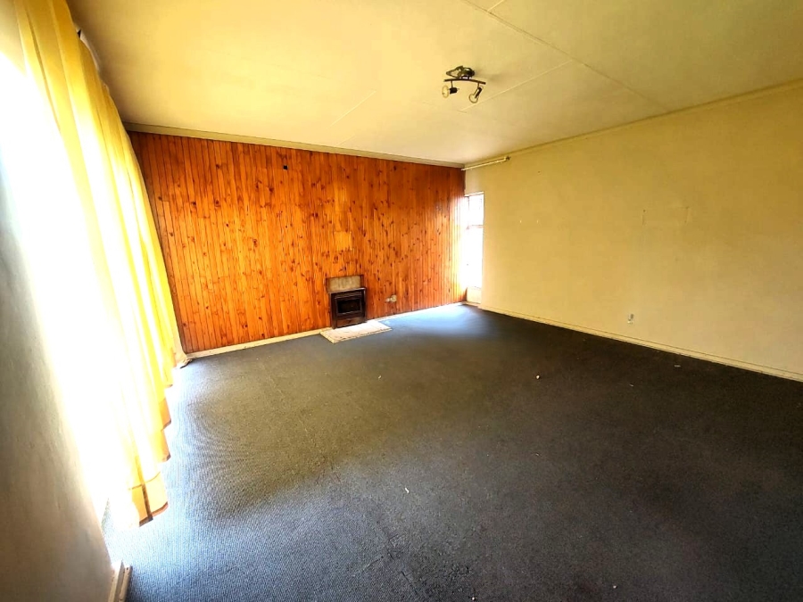 4 Bedroom Property for Sale in Amajuba Park KwaZulu-Natal