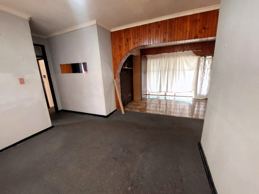 4 Bedroom Property for Sale in Amajuba Park KwaZulu-Natal