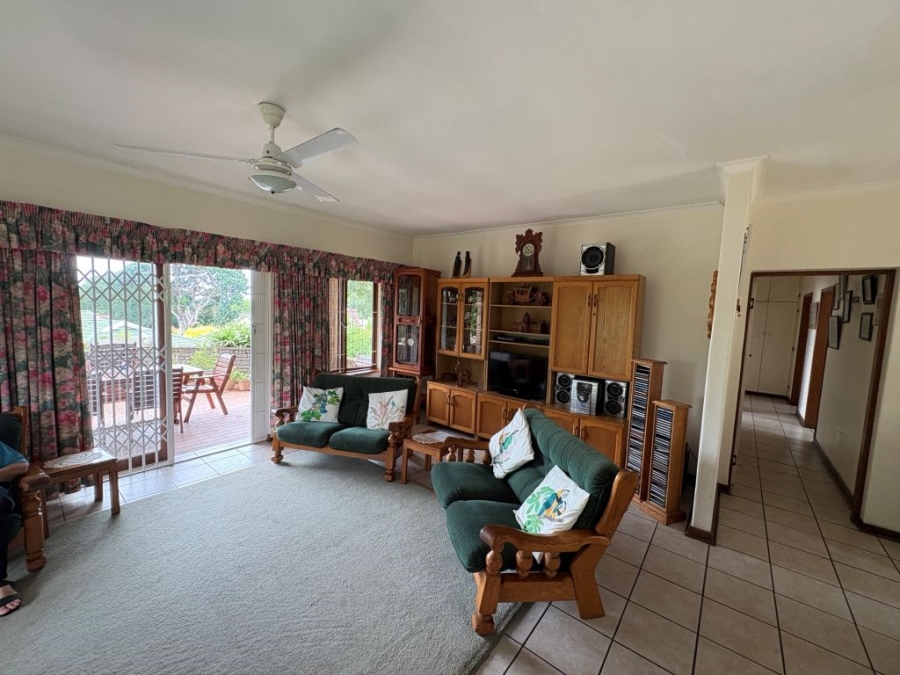 3 Bedroom Property for Sale in Umtentweni KwaZulu-Natal