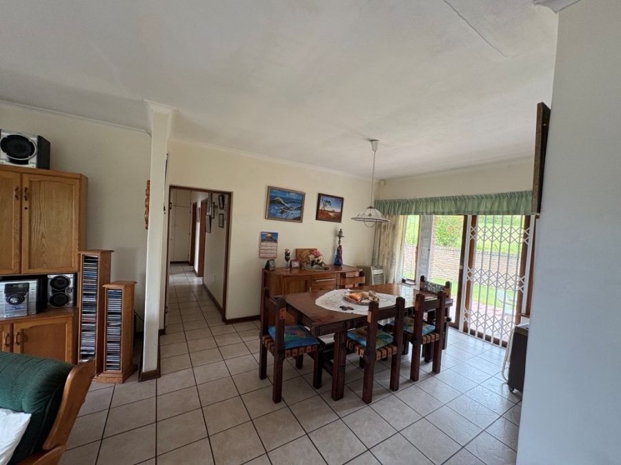 3 Bedroom Property for Sale in Umtentweni KwaZulu-Natal