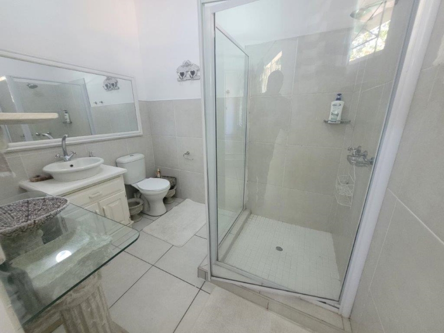 5 Bedroom Property for Sale in Southport KwaZulu-Natal