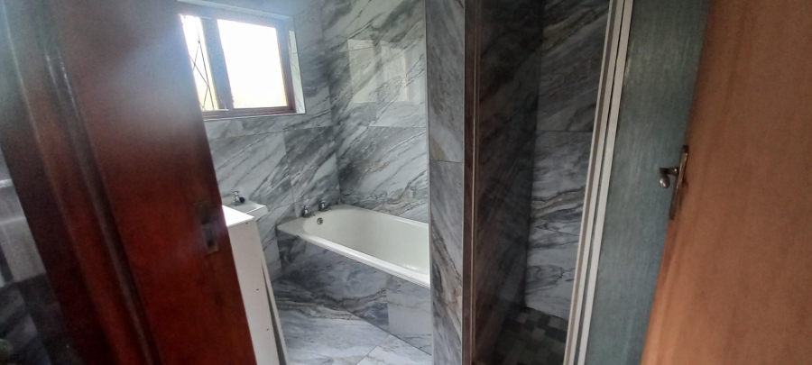 To Let 2 Bedroom Property for Rent in Umtentweni KwaZulu-Natal