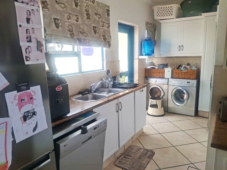 4 Bedroom Property for Sale in Beacon Rocks KwaZulu-Natal