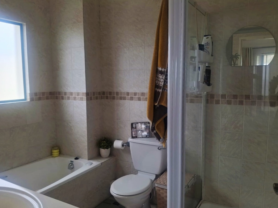 4 Bedroom Property for Sale in Beacon Rocks KwaZulu-Natal