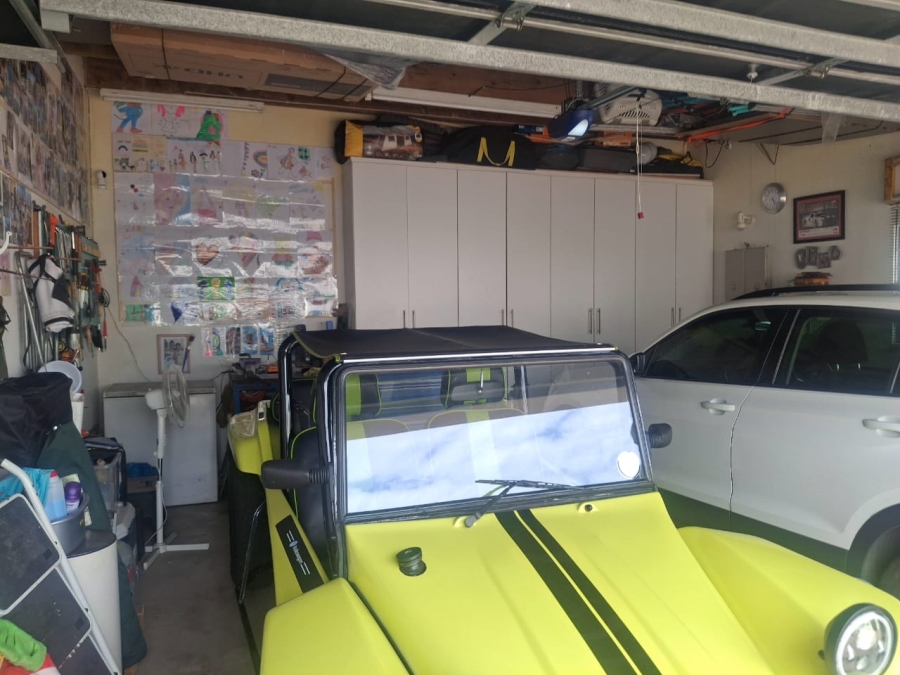 4 Bedroom Property for Sale in Uvongo KwaZulu-Natal