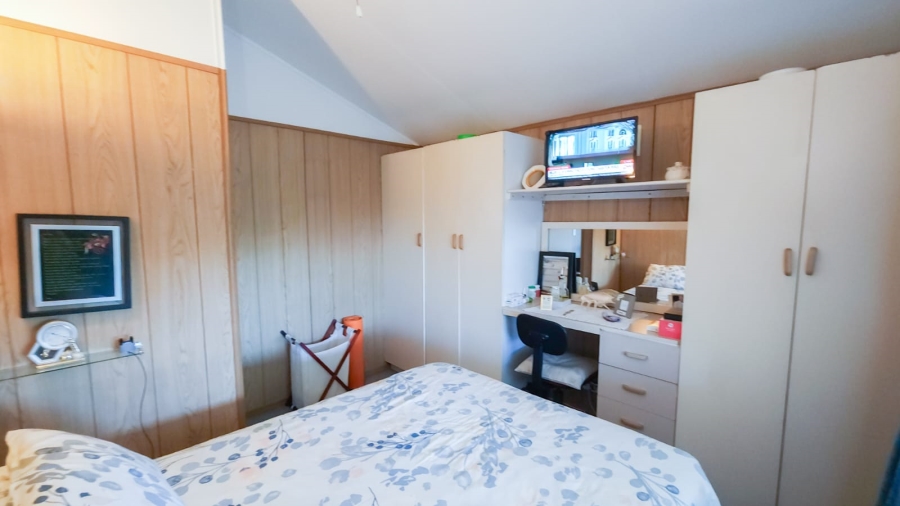 2 Bedroom Property for Sale in Hibberdene KwaZulu-Natal