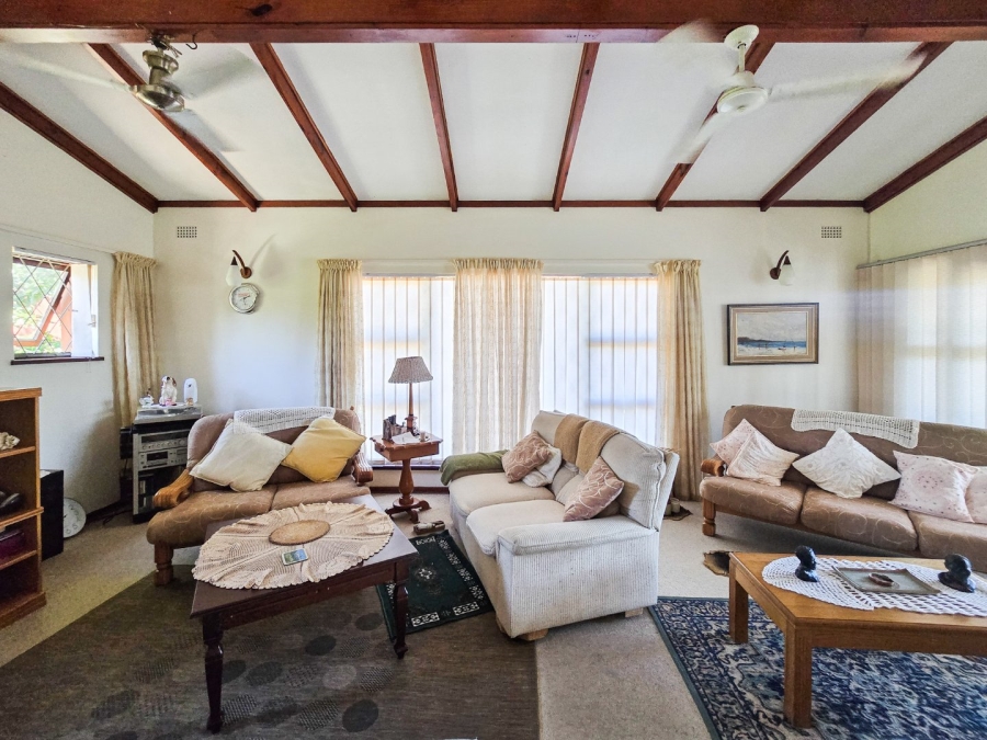 5 Bedroom Property for Sale in Shelly Beach KwaZulu-Natal