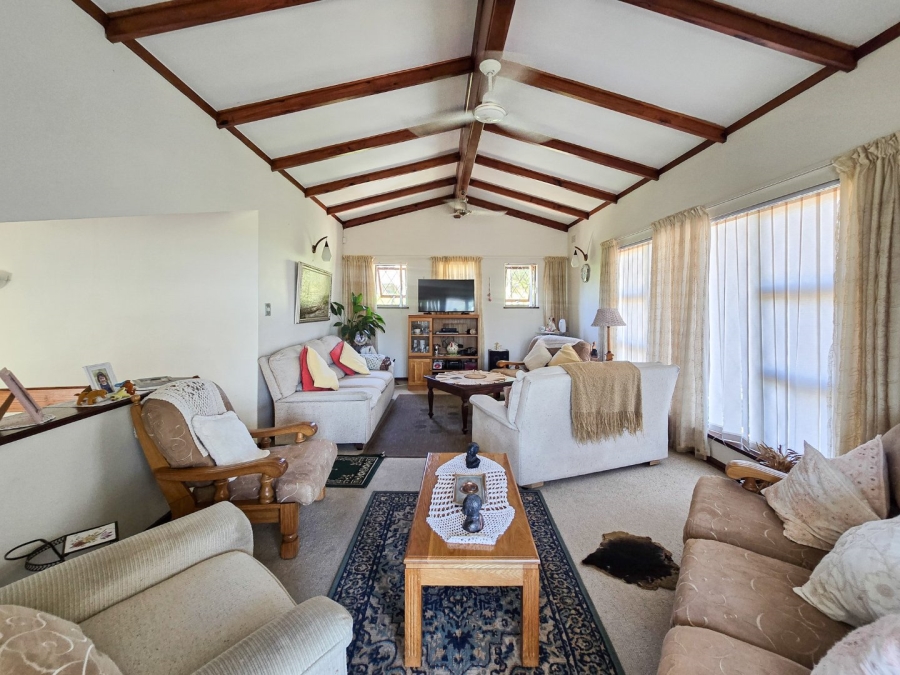 5 Bedroom Property for Sale in Shelly Beach KwaZulu-Natal