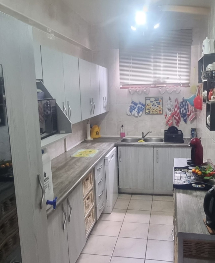  Bedroom Property for Sale in Lawrence Rocks KwaZulu-Natal