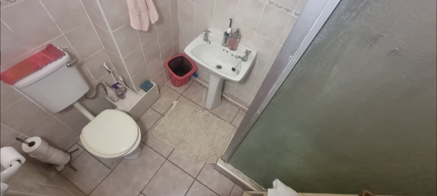  Bedroom Property for Sale in Lawrence Rocks KwaZulu-Natal