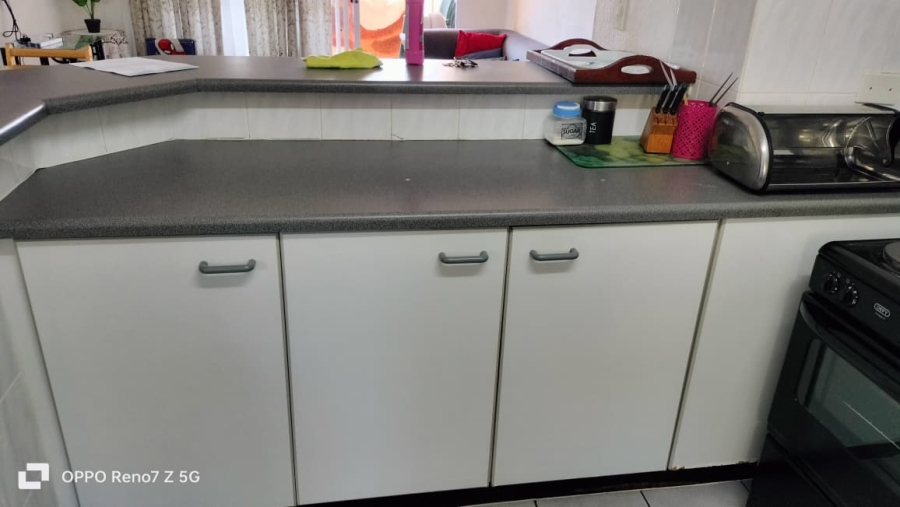 2 Bedroom Property for Sale in Uvongo Beach KwaZulu-Natal