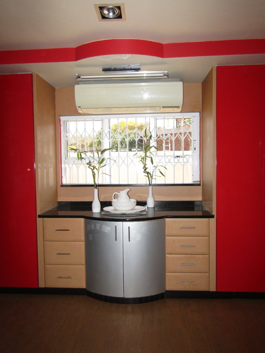 5 Bedroom Property for Sale in Signal Hill KwaZulu-Natal