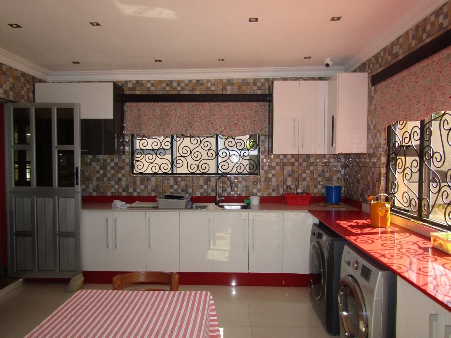 5 Bedroom Property for Sale in Signal Hill KwaZulu-Natal