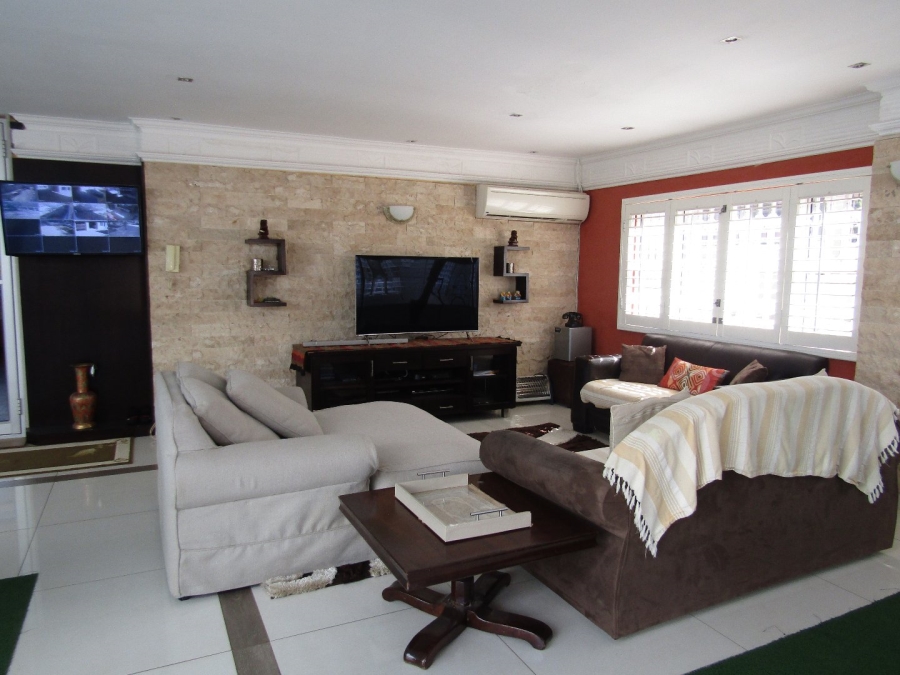 5 Bedroom Property for Sale in Signal Hill KwaZulu-Natal