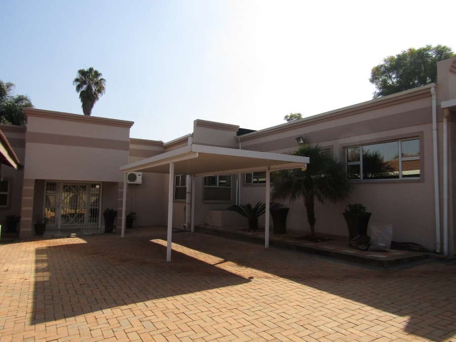 5 Bedroom Property for Sale in Signal Hill KwaZulu-Natal