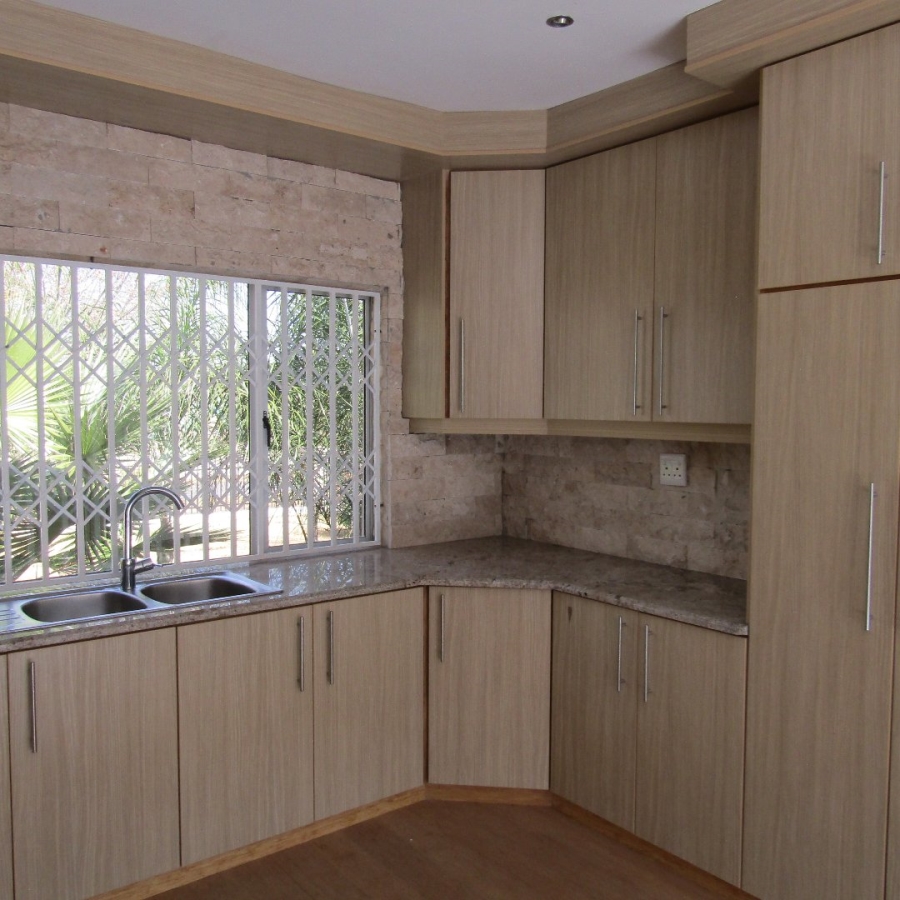 5 Bedroom Property for Sale in Signal Hill KwaZulu-Natal